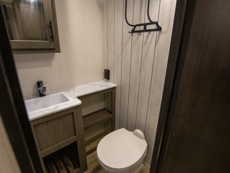 2025 Forest River Cherokee Alpha Wolf 280QBS, $ 31,990