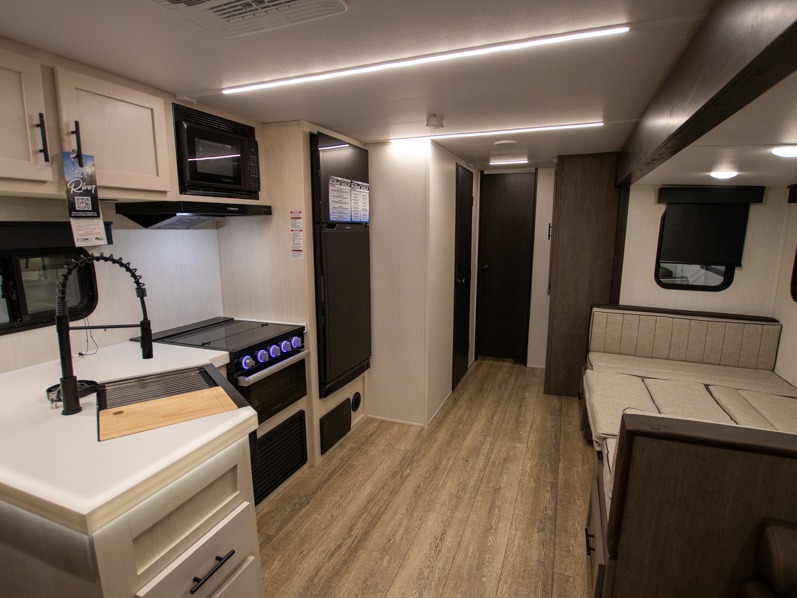 2025 Forest River Cherokee Alpha Wolf 280QBS, $ 31,990