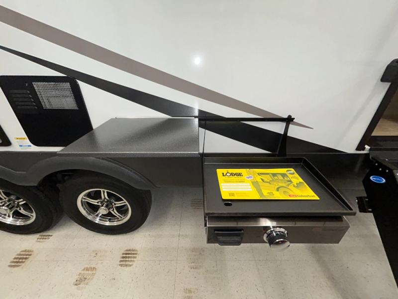 2025 Forest River Rockwood Ultra Lite 2618RD, $ 54,990