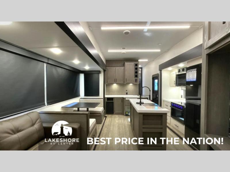 2025 Forest River Cherokee Arctic Wolf Suite 3750 , $ 90,577