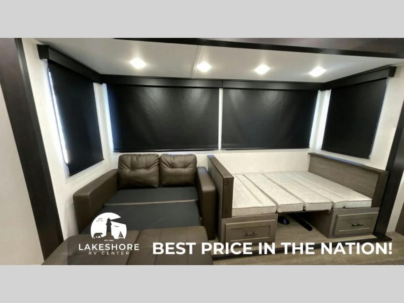 2025 Forest River Cherokee Arctic Wolf Suite 3750 , $ 90,577