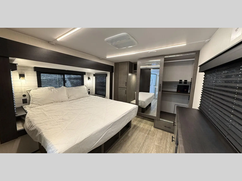 2025 Forest River Cherokee Arctic Wolf 3800DECK, $ 77,392