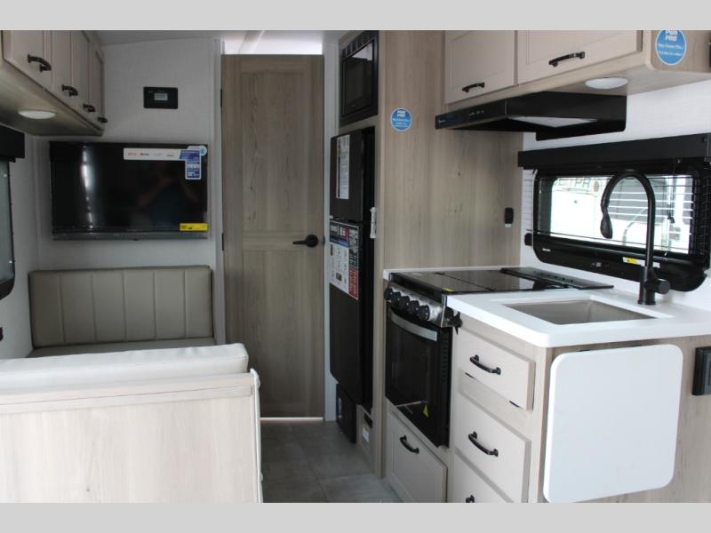 2025 Forest River Rockwood Geo Pro G19FD, $ 34,291