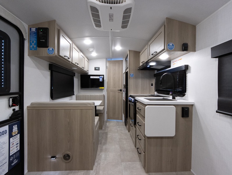 2025 Forest River Rockwood Geo Pro G19FD, $ 34,175