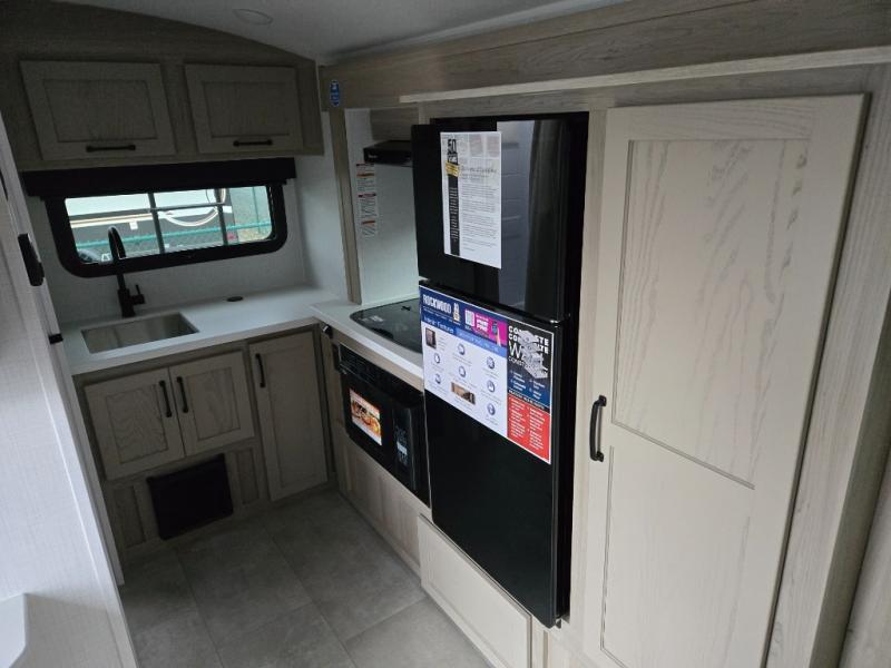 2025 Forest River Rockwood Geo Pro G20FBS, $ 34,295