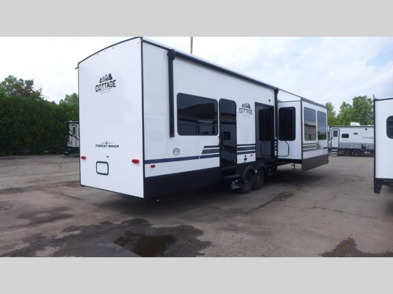 2025 Forest River Cedar Creek Cottage 40CCK, $ 110,108