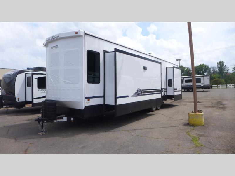 2025 Forest River Cedar Creek Cottage 40CCK, $ 110,108