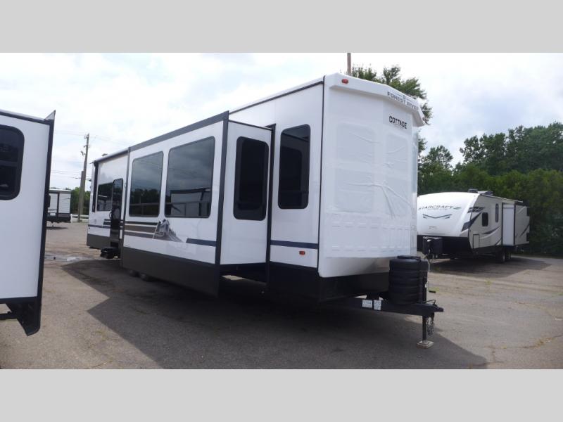 2025 Forest River Cedar Creek Cottage 40CCK, $ 110,108