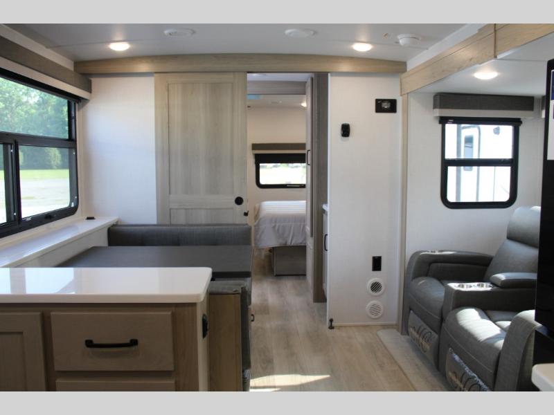 2025 Forest River Rockwood Ultra Lite 2619FK, $ 59,205
