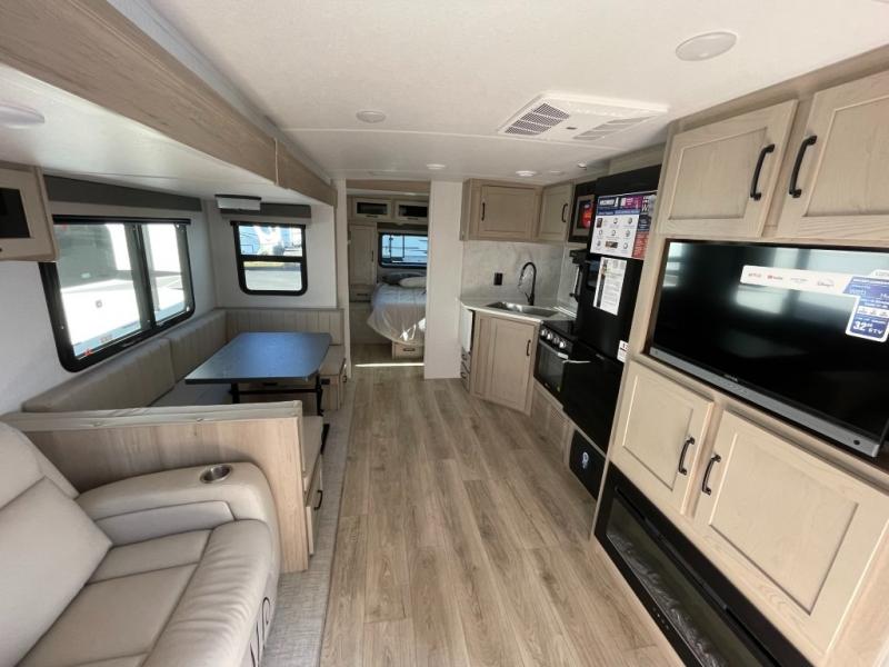 2025 Forest River Rockwood Ultra Lite 2706BH, $ 53,990