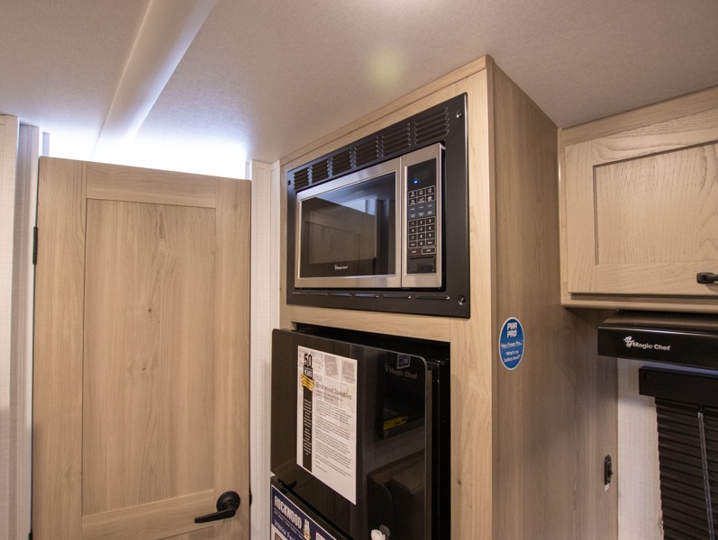 2025 Forest River Rockwood Geo Pro G19FD, $ 34,175