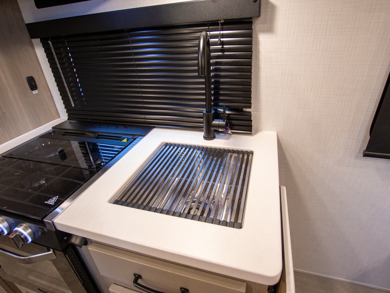 2025 Forest River Rockwood Geo Pro G19FD, $ 34,175