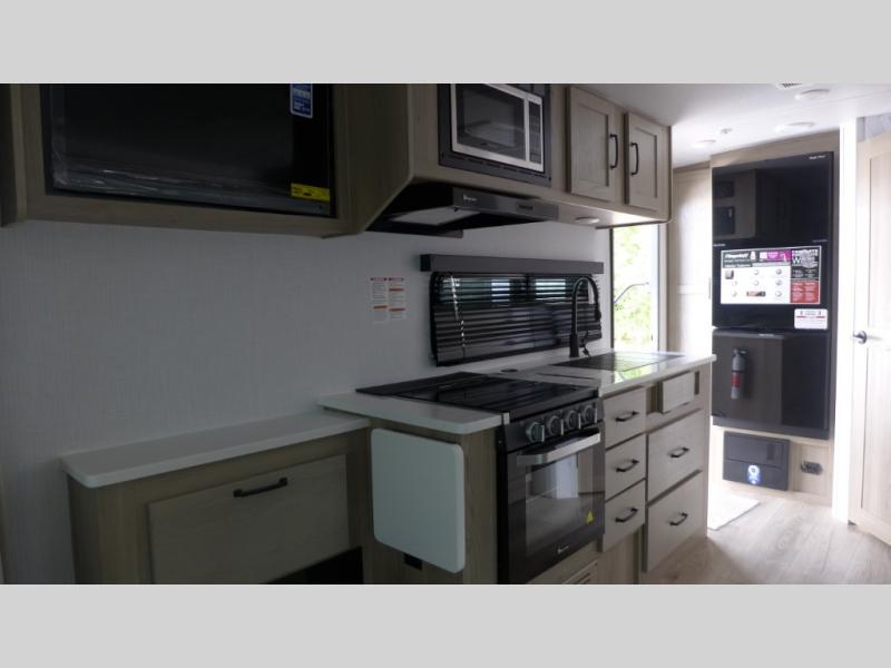 2025 Forest River Flagstaff Micro Lite 22FBS, $ 47,278