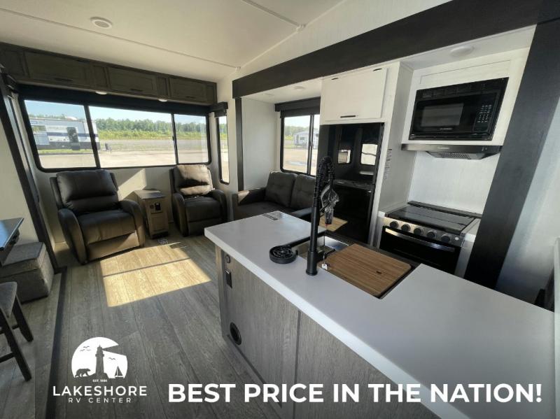 2025 Forest River Cherokee Arctic Wolf 27SGS, $ 81,117