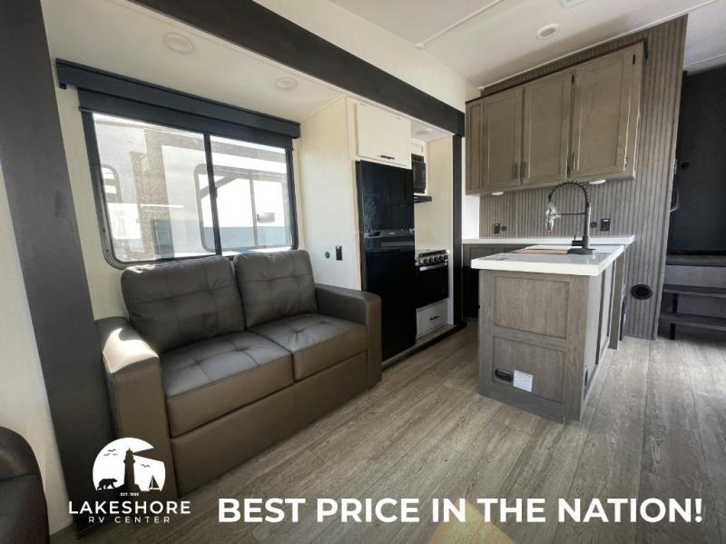 2025 Forest River Cherokee Arctic Wolf 27SGS, $ 81,117