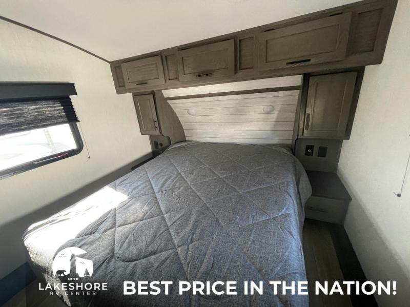 2025 Forest River Cherokee Arctic Wolf 27SGS, $ 81,117