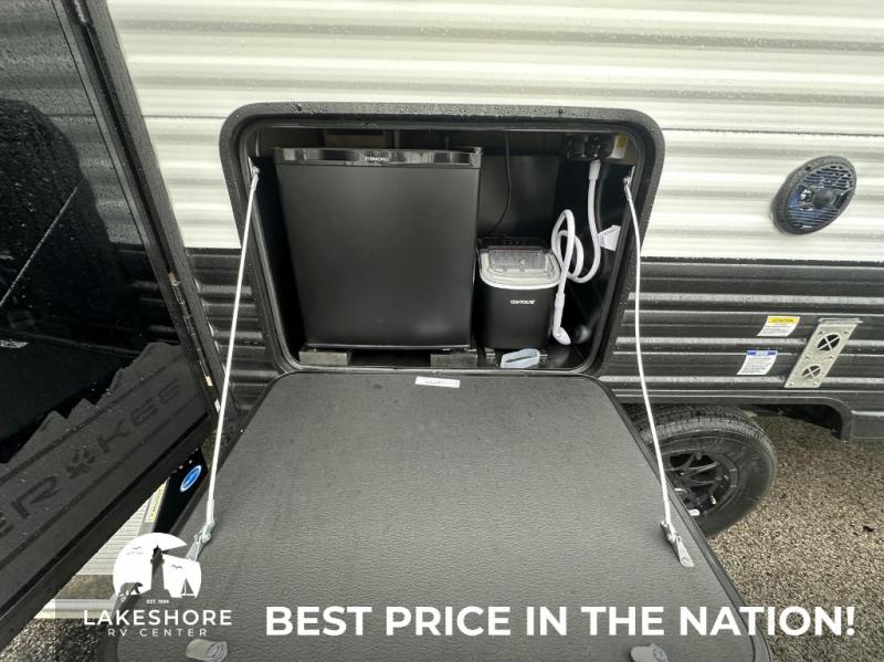 2025 Forest River Cherokee Grey Wolf 29QB, $ 52,405