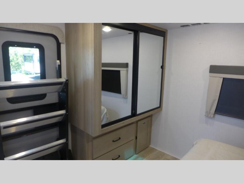 2025 Forest River Flagstaff Super Lite 26FKBS, $ 57,349