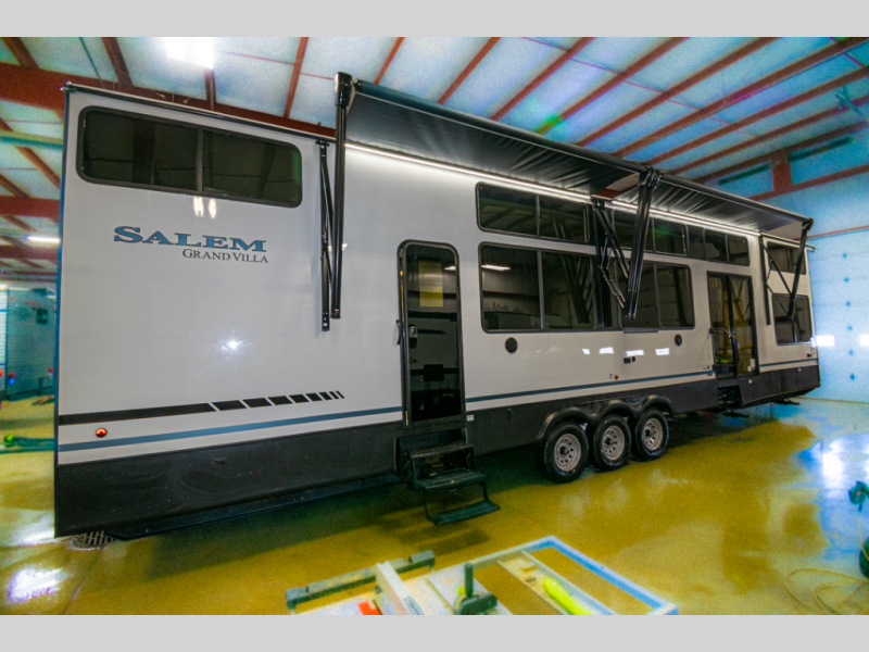 2025 Forest River Salem Grand Villa 44VIEW, $ 111,144