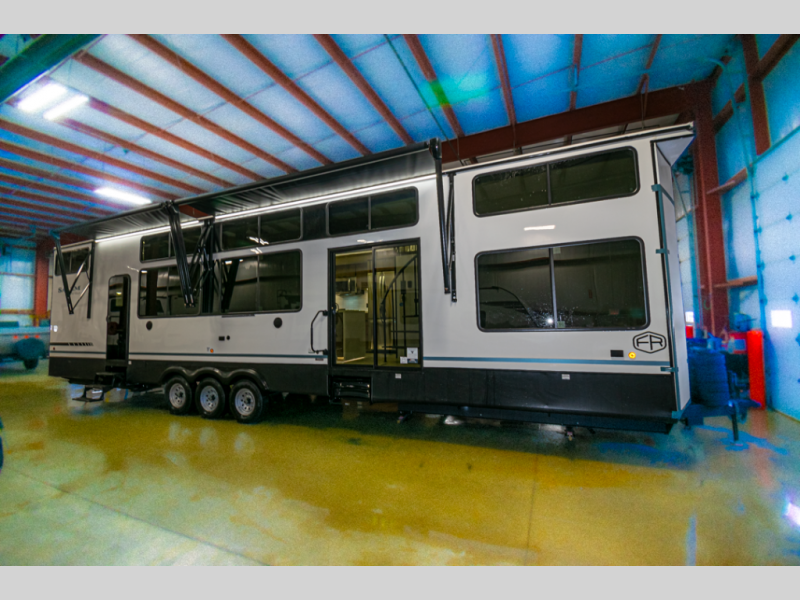 2025 Forest River Salem Grand Villa 44VIEW, $ 111,144