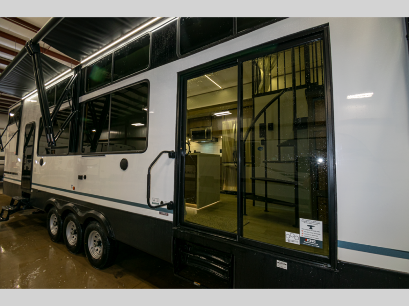 2025 Forest River Salem Grand Villa 44VIEW, $ 111,144