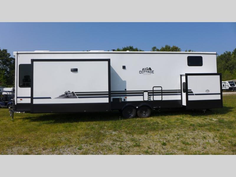 2025 Forest River Cedar Creek Cottage 40CDL, $ 114,531