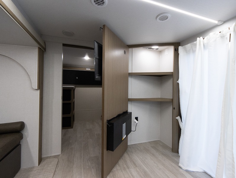 2025 Forest River Salem 36VBDS, $ 57,572