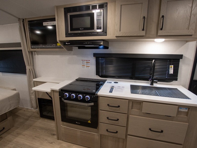 2025 Forest River Rockwood Mini Lite 2205S, $ 47,243