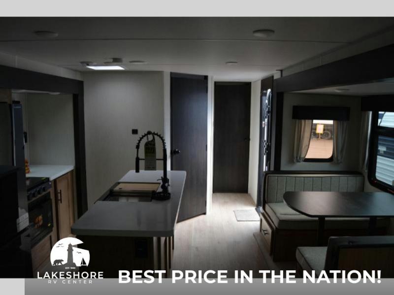 2025 Forest River Cherokee Black Label 274WKBL, $ 59,856