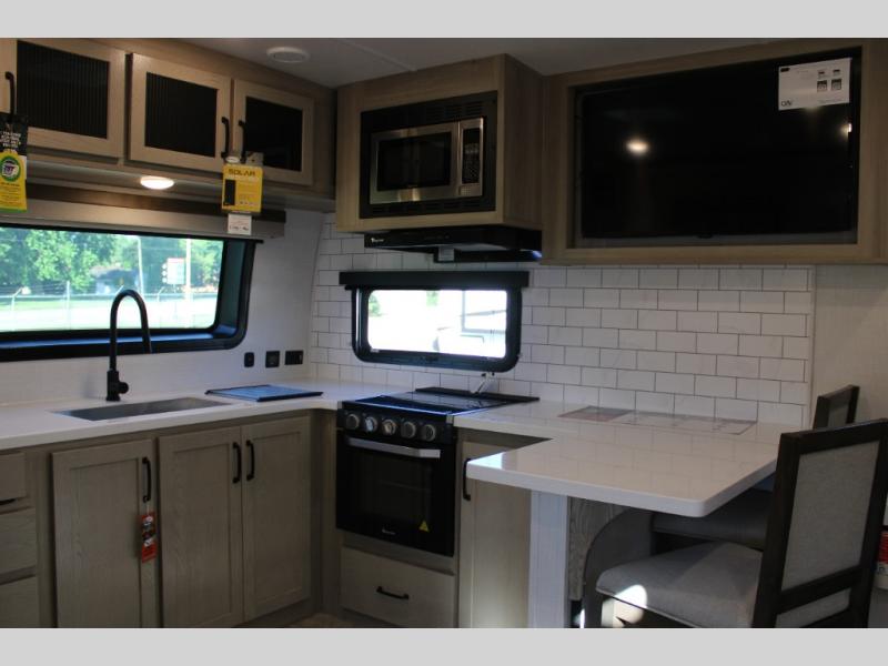 2024 Forest River Rockwood Signature Travel Traile, $ 44,990