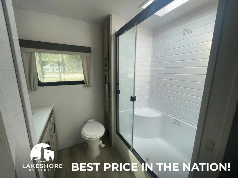 2024 Forest River Flagstaff Classic 826MBR, $ 64,791