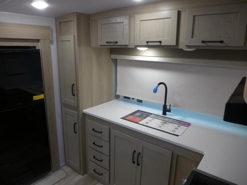 2024 Forest River Flagstaff Micro Lite 25FKBS, $ 35,990