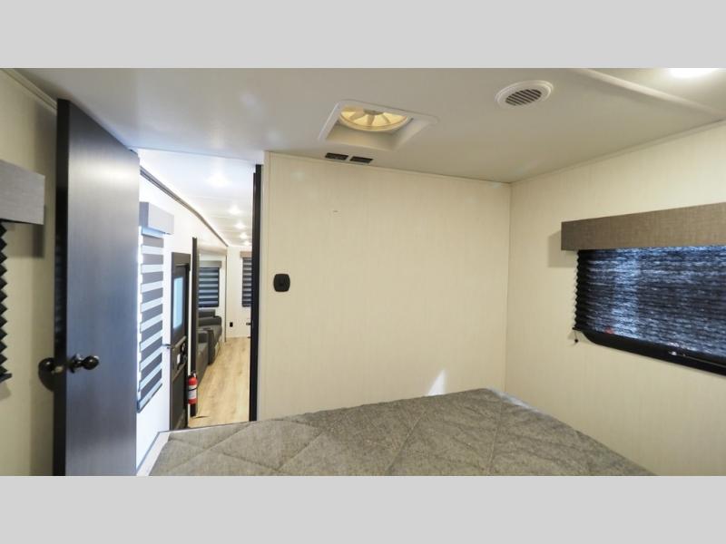 2024 Forest River Sabre 25RLS, $ 35,990