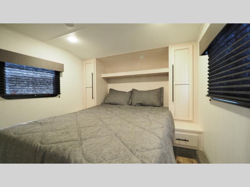 2024 Forest River Sabre 25RLS, $ 35,990