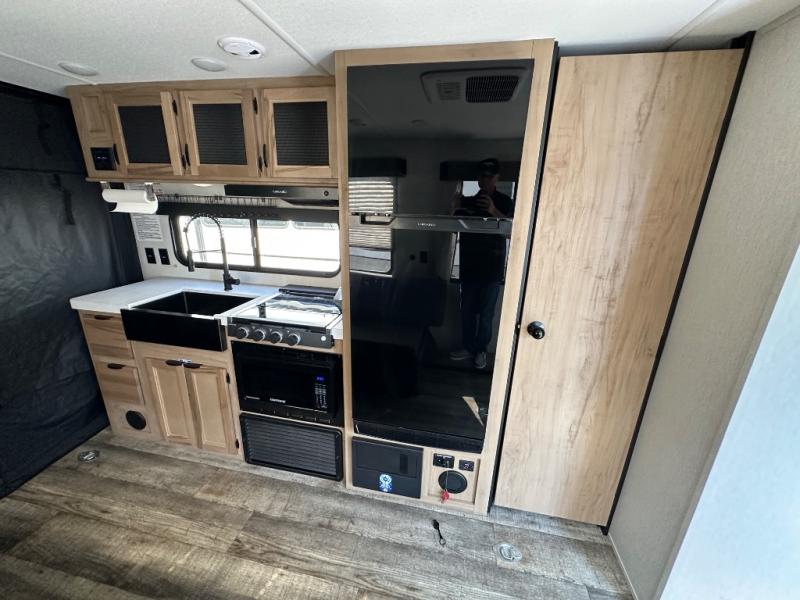 2024 Forest River Cherokee Grey Wolf 18RR, $ 0