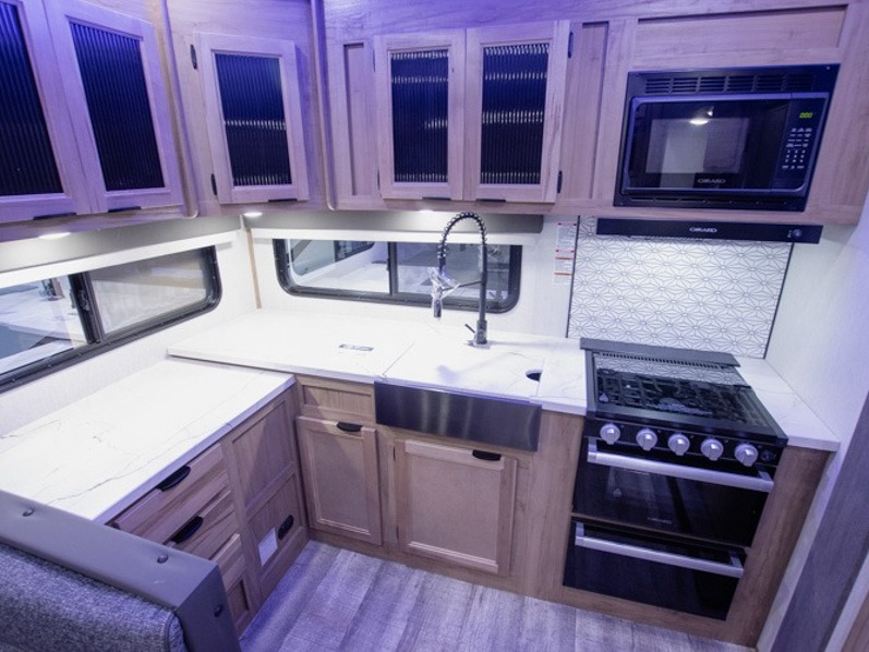 2024 Forest River Cherokee Arctic Wolf 23MLE, $ 38,990