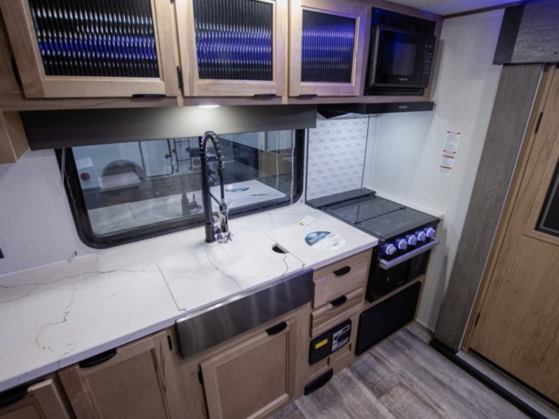 2024 Forest River Cherokee Alpha Wolf 23LDE-L, $ 29,990