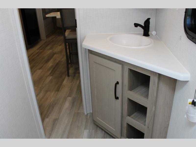 2024 Forest River Rockwood Ultra Lite 2616BH, $ 39,990