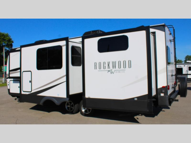 2024 Forest River Rockwood Ultra Lite 2616BH, $ 39,990