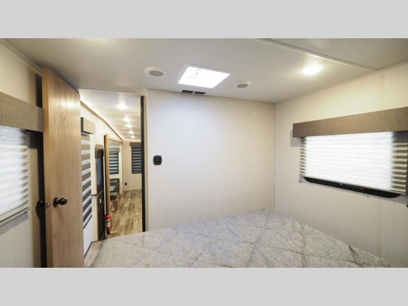 2024 Forest River Sabre 26BBR, $ 37,990