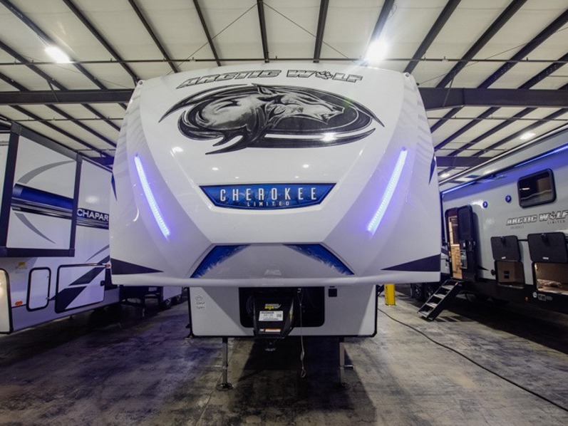 2024 Forest River Cherokee Arctic Wolf 23MLE, $ 38,990
