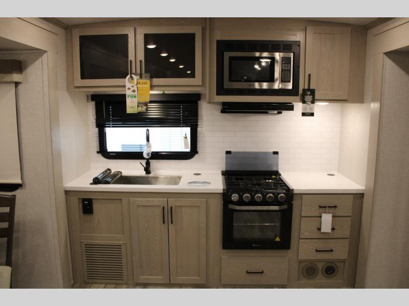 2023 Forest River Flagstaff Classic 832RKSB, $ 76,358