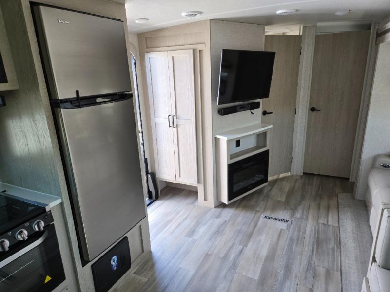 2023 Forest River Rockwood Ultra Lite 2608BS, $ 49,990