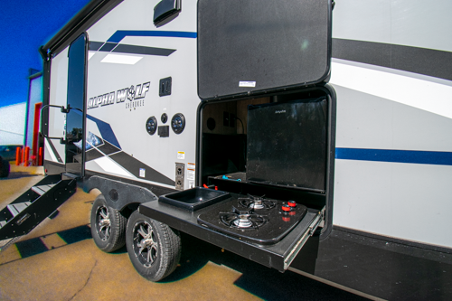 2023 Forest River Cherokee Alpha Wolf 22SW-L, $ 0