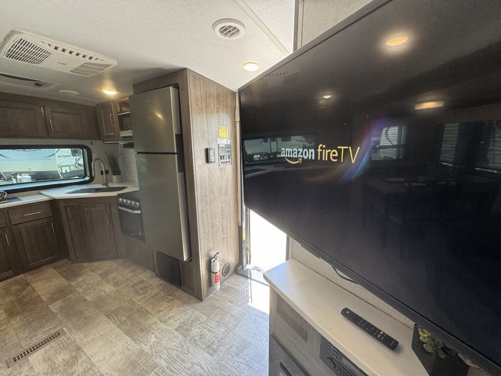 2022 Forest River Rockwood Ultra Lite 2608BS, $ 27,995