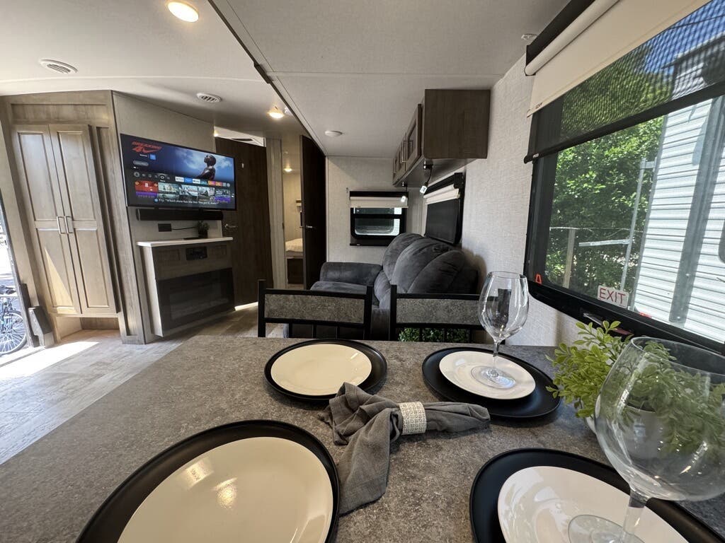 2022 Forest River Rockwood Ultra Lite 2608BS, $ 27,995