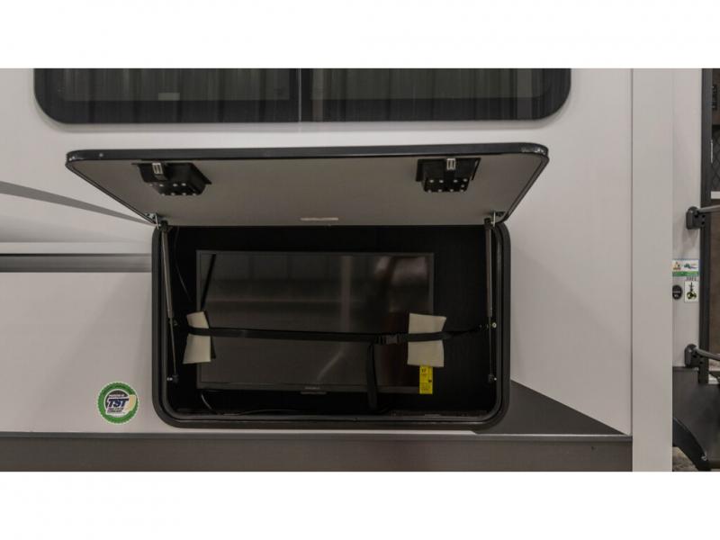 2022 Forest River Cedar Creek Champagne Edition 38, $ 146,549