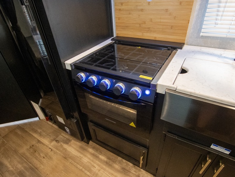 2022 Forest River Cherokee Grey Wolf 26DJSE, $ 0