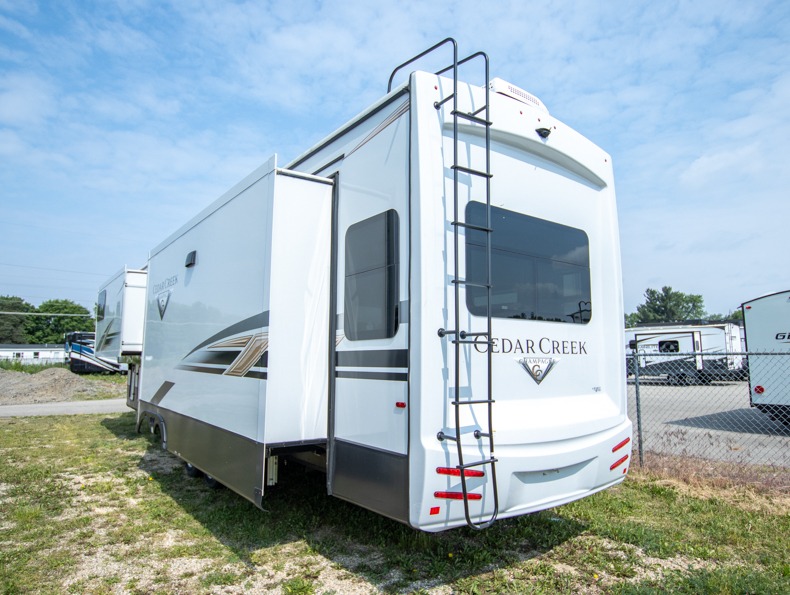 2022 Forest River Cedar Creek Champagne Edition 38, $ 0