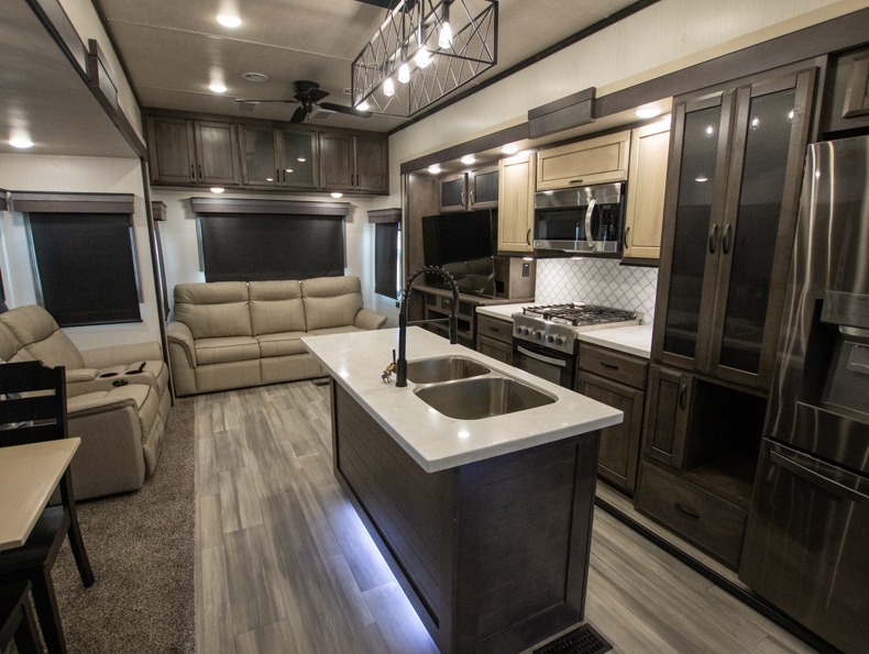 2022 Forest River Cedar Creek Champagne Edition 38, $ 0